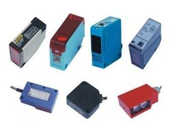 方型繼電器內(nèi)置式光電開(kāi)關(guān) 精準(zhǔn)檢測(cè)與集成化設(shè)計(jì)的創(chuàng)新之選